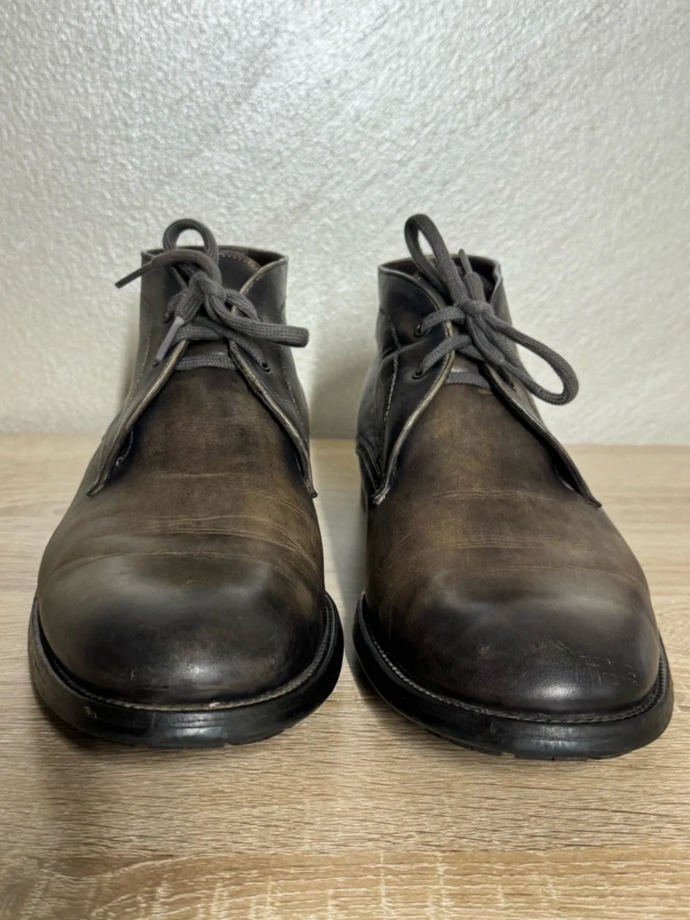 Magnanni men's 11.5M leather chukka boots